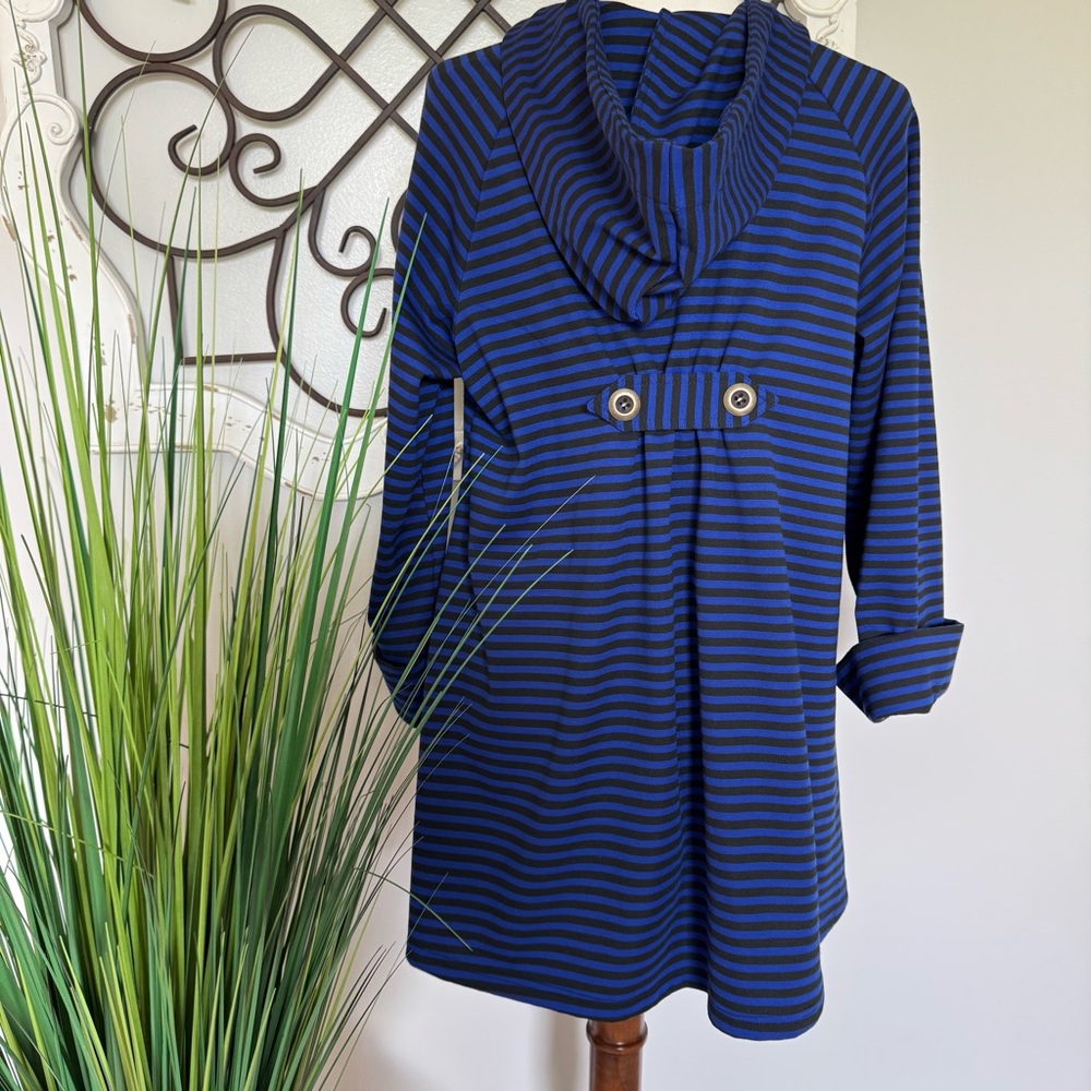 FOR CYNTHIA Size Medium Adorable Blue Striped Zip Up Jacket with Hood - Picture 4 of 6